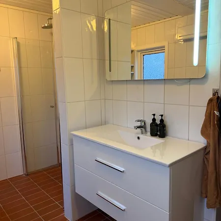Rom I Koselig, Gammelt Hus Sentralt I Rum i privatbostad Tromsø