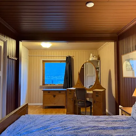 Rum i privatbostad Rom I Koselig, Gammelt Hus Sentralt I *