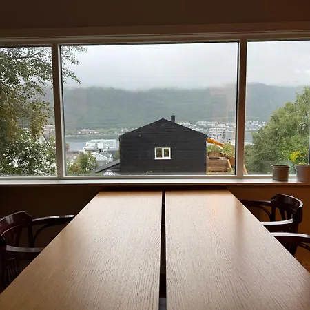 Rom I Koselig, Gammelt Hus Sentralt I *