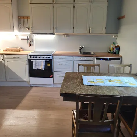 Rum i privatbostad Rom I Koselig, Gammelt Hus Sentralt I