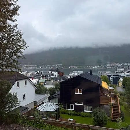 Rom I Koselig, Gammelt Hus Sentralt I