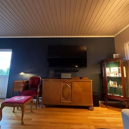 Rum i privatbostad Rom I Koselig, Gammelt Hus Sentralt I Tromsø