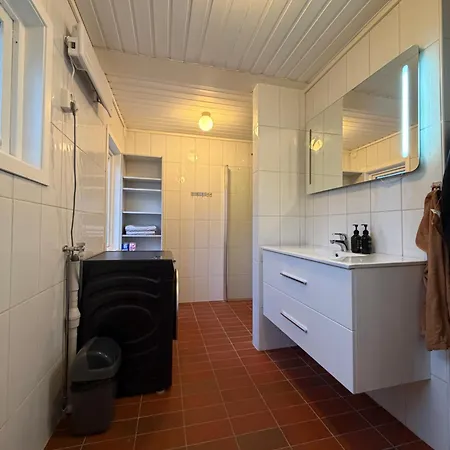 Rom I Koselig, Gammelt Hus Sentralt I Rum i privatbostad