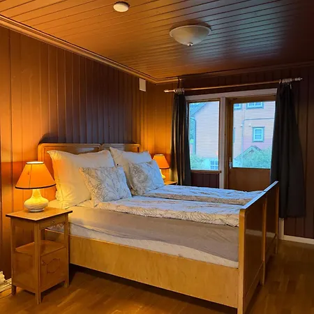 Rom I Koselig, Gammelt Hus Sentralt I