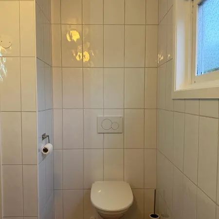Rum i privatbostad Rom I Koselig, Gammelt Hus Sentralt I