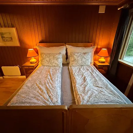 Rom I Koselig, Gammelt Hus Sentralt I Rum i privatbostad Tromsø